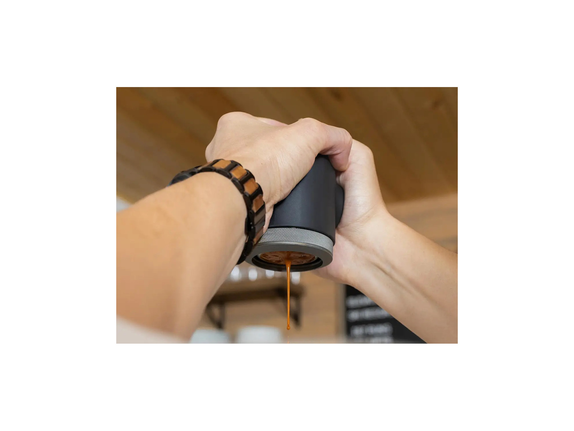 Wacaco Picopresso + tvrda futrola | Ručni aparat za espresso | SNAILER