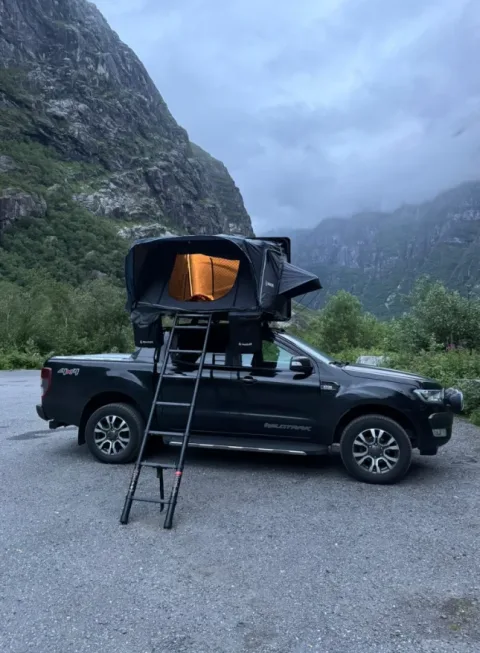 Snailer Abis krovni sator na vozilu Ford Ranger - fotografija kupca iz Norveske
