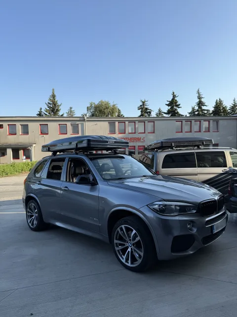 Snailer Abis MAX krovni sator na vozilu BMW X5 - fotografija kupca iz Slovacke