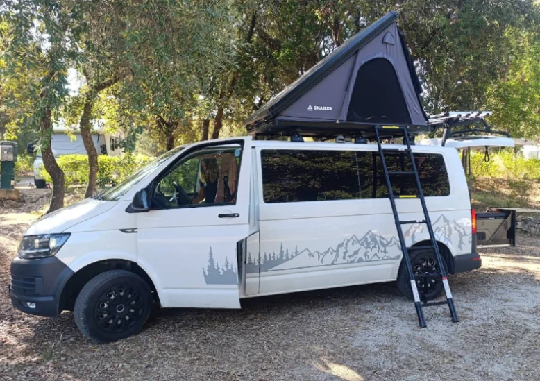 Snailer Alduo krovni sator na vozilu Volkswagen Transporter - fotografija kupca iz Slovacke